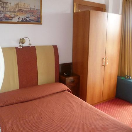 Hotel San Salvador Bellaria-Igea Marina Esterno foto