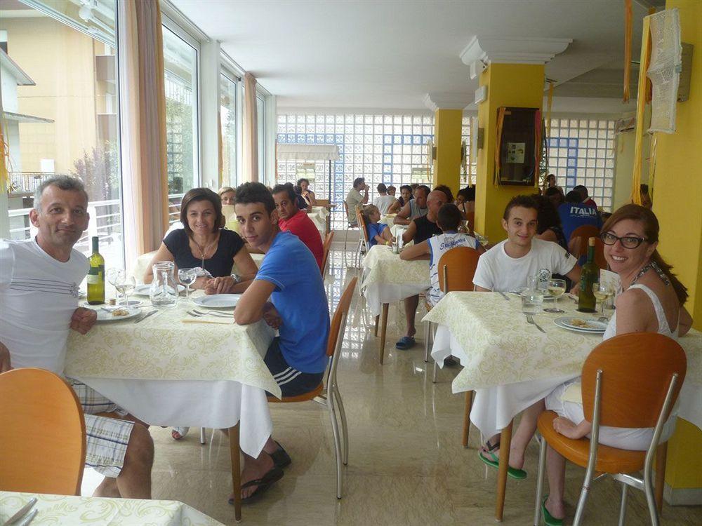 Hotel San Salvador Bellaria-Igea Marina Esterno foto