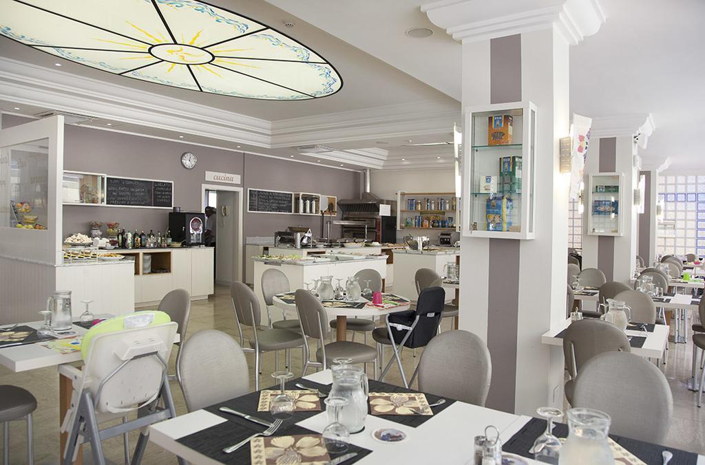 Hotel San Salvador Bellaria-Igea Marina Esterno foto
