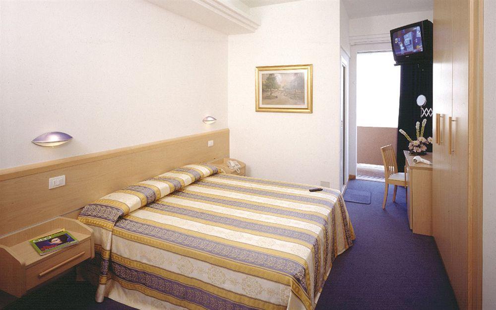 Hotel San Salvador Bellaria-Igea Marina Esterno foto
